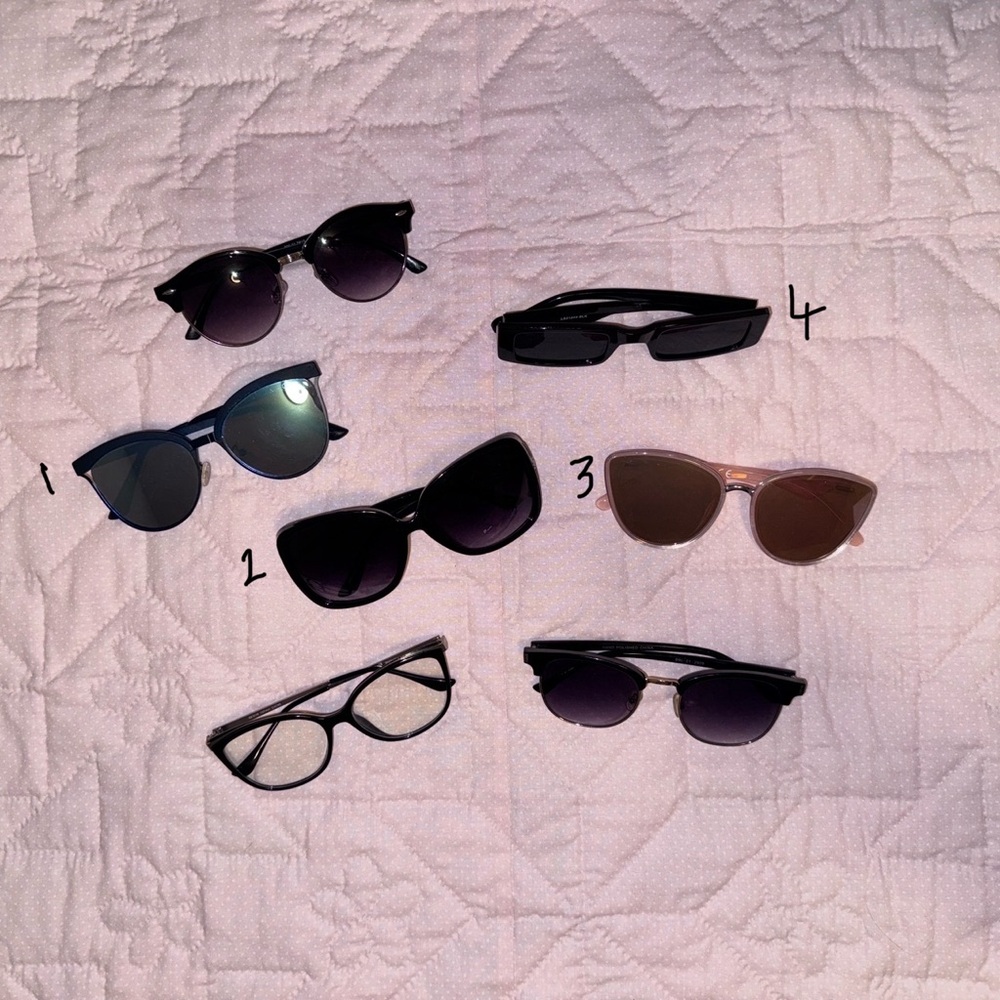 Bundle of 4 Sunglasses Stylish